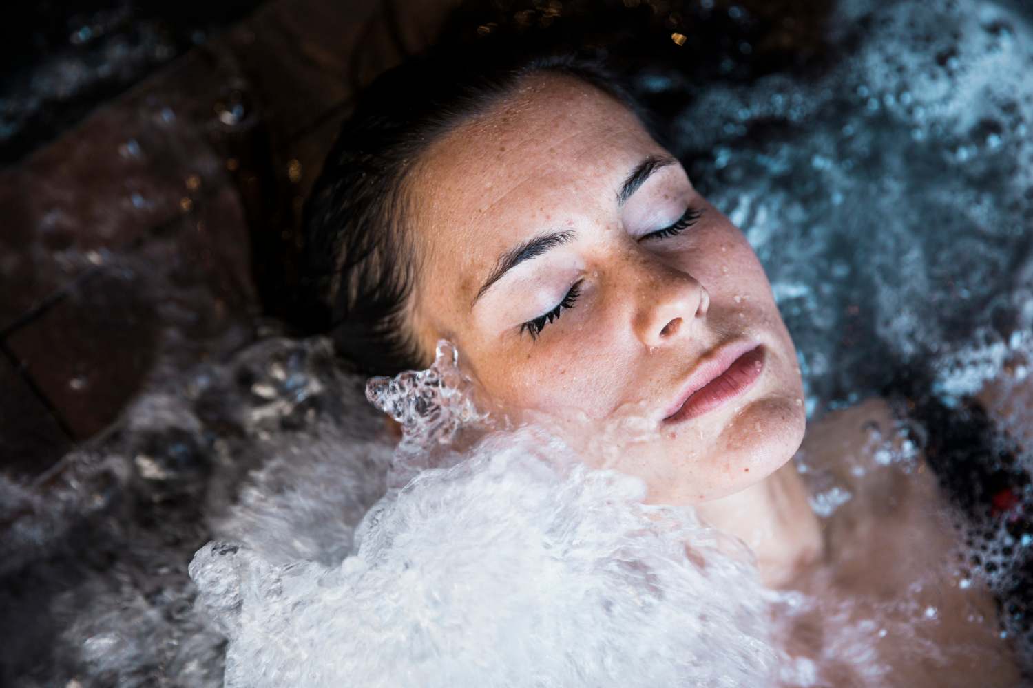 What Is Cold Plunge Therapy and How Does It Work - Black House Tampa